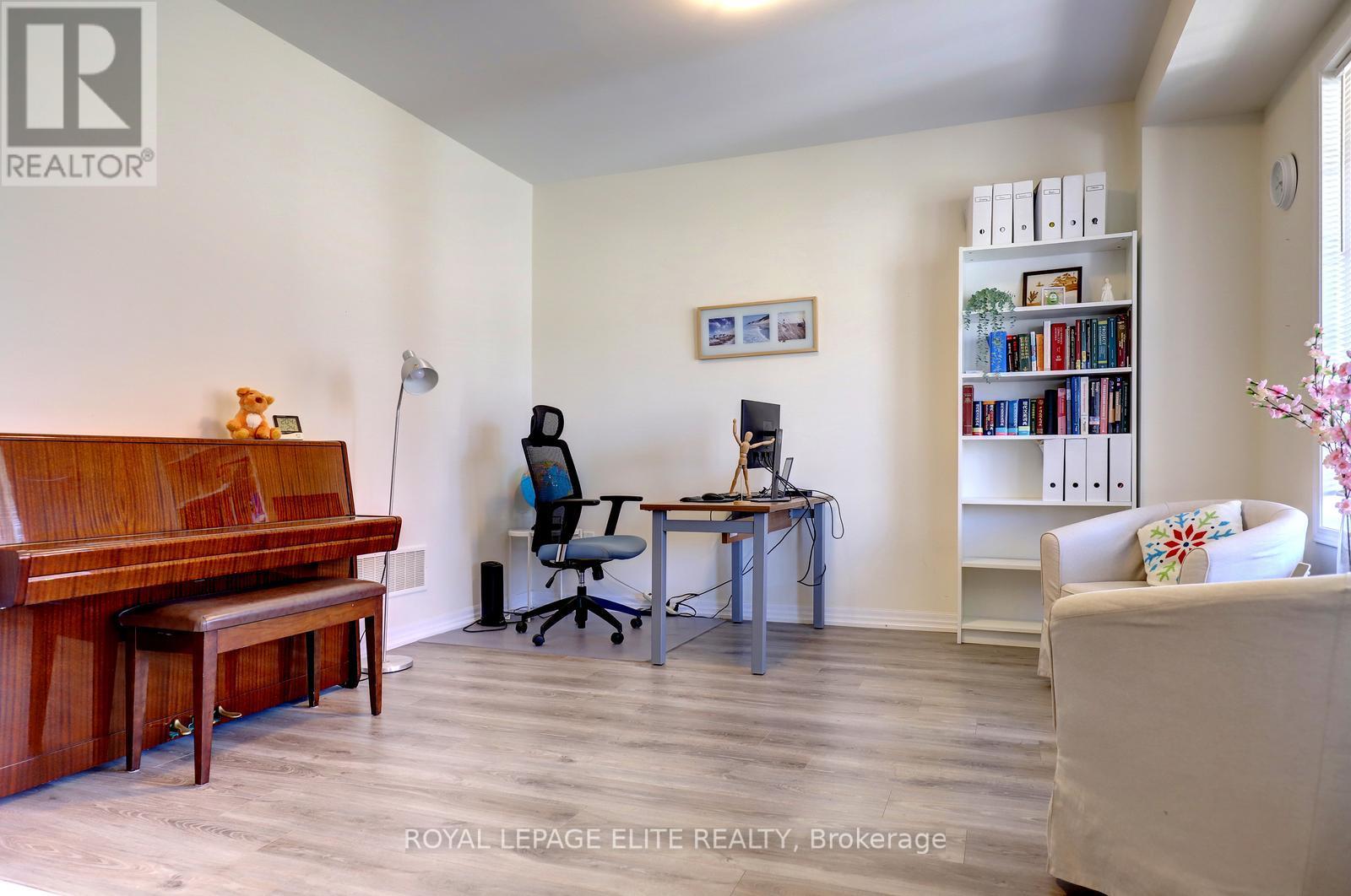 3315 Vardon Way, Oakville, Ontario  L6M 1S1 - Photo 6 - W12562280