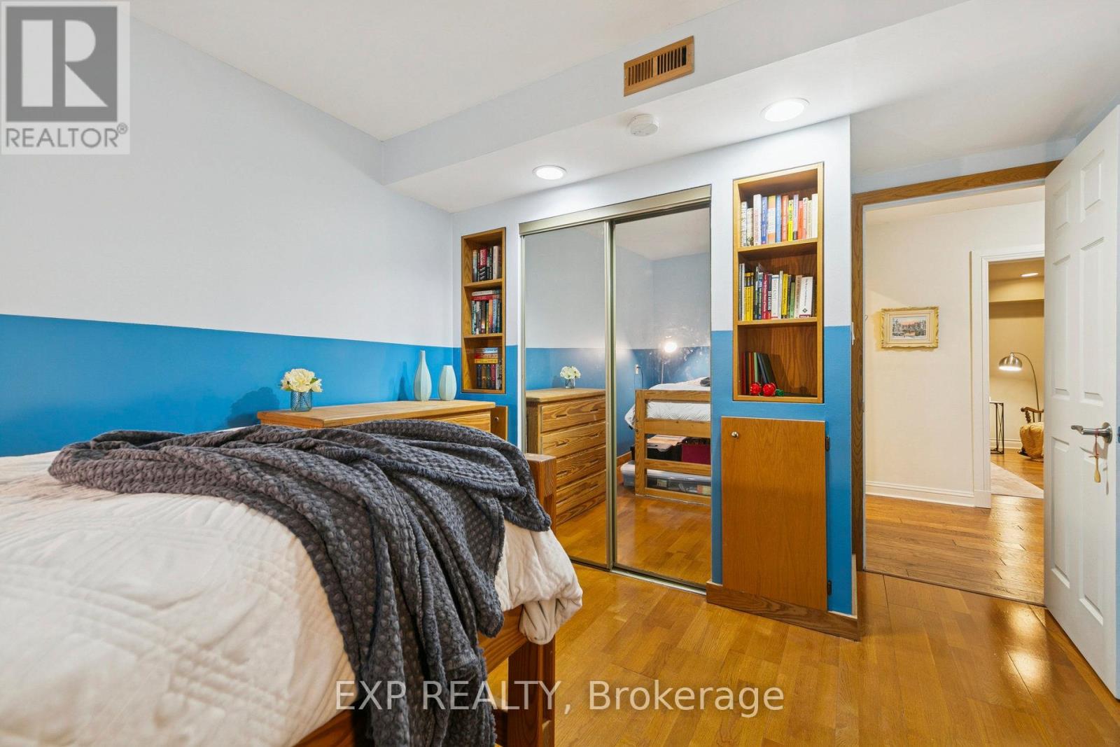 2565 Claymore Crescent, Mississauga, Ontario  L5C 3A2 - Photo 32 - W12562310