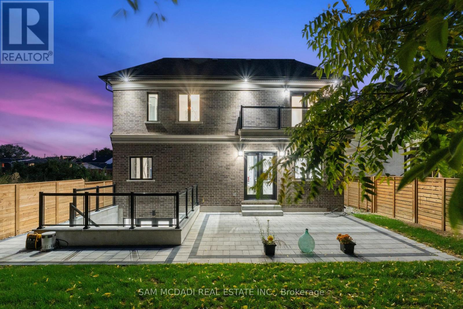 193 Mateo Place, Mississauga, Ontario  L5A 0A5 - Photo 49 - W12562354