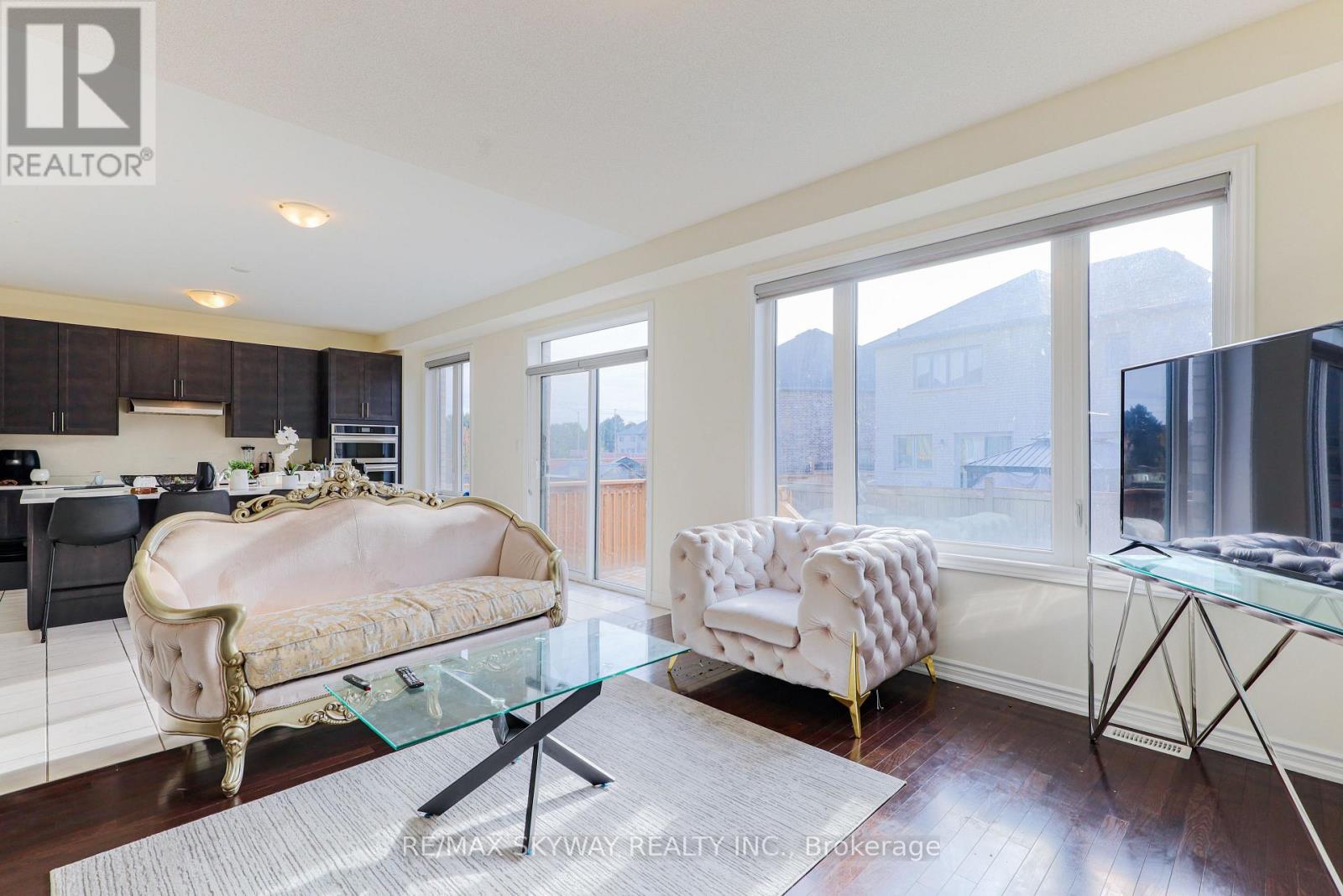 379 Valleyway Drive, Brampton, Ontario  L6X 5S7 - Photo 13 - W12562376