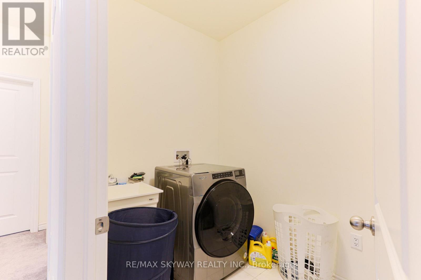 379 Valleyway Drive, Brampton, Ontario  L6X 5S7 - Photo 21 - W12562376