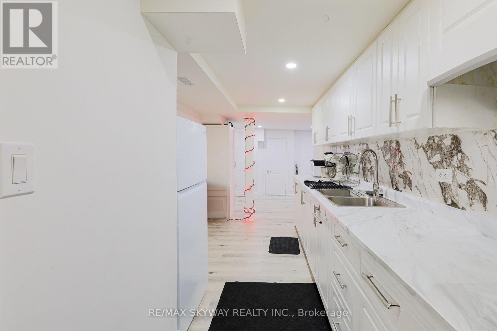 379 Valleyway Drive, Brampton, Ontario  L6X 5S7 - Photo 34 - W12562376