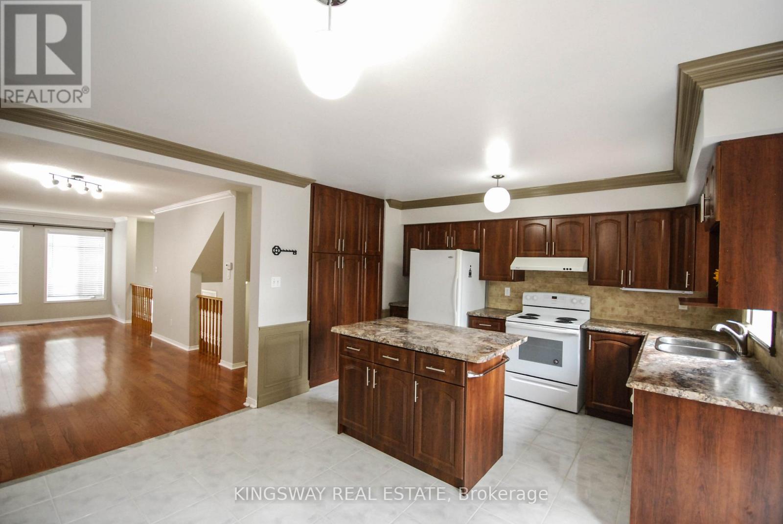 71 - 1480 Britannia Road W, Mississauga, Ontario  L5V 2K4 - Photo 5 - W12562384