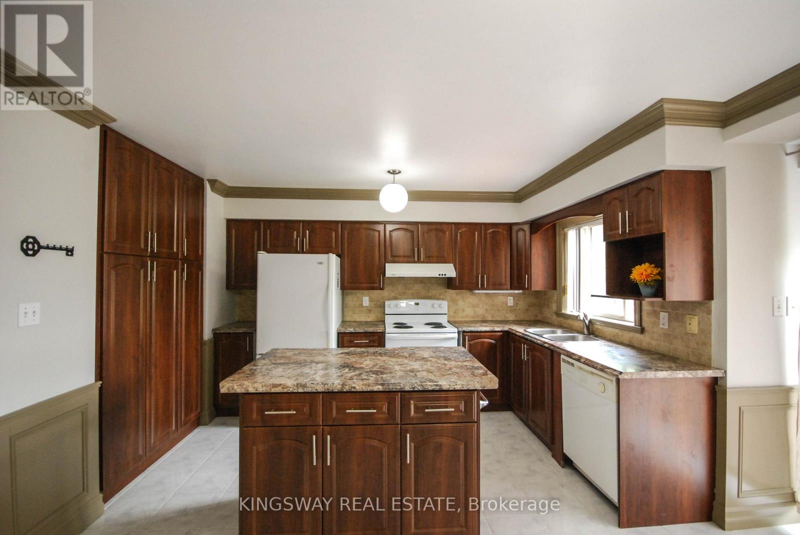 71 - 1480 Britannia Road W, Mississauga, Ontario  L5V 2K4 - Photo 6 - W12562384