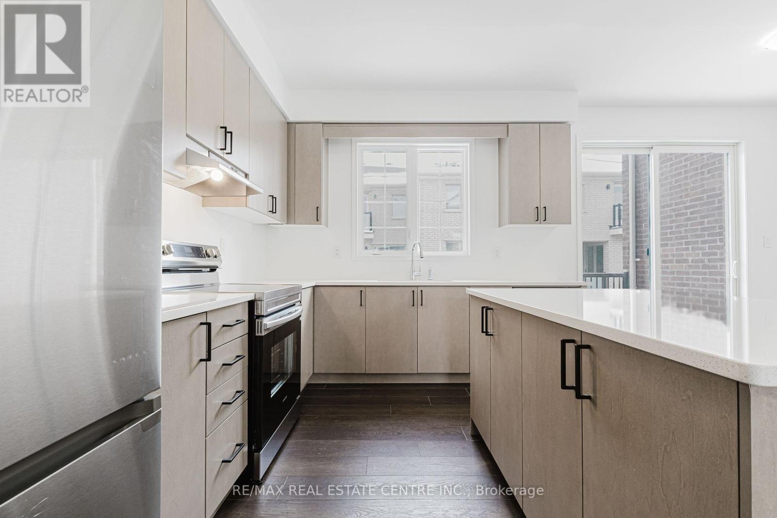 34 Bellasera Way, Caledon, Ontario  L7C 4P1 - Photo 15 - W12562400