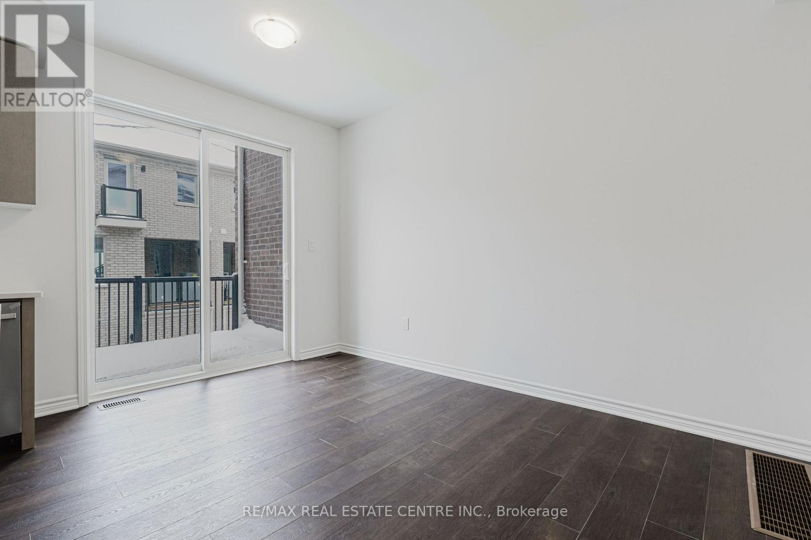 34 Bellasera Way, Caledon, Ontario  L7C 4P1 - Photo 9 - W12562400