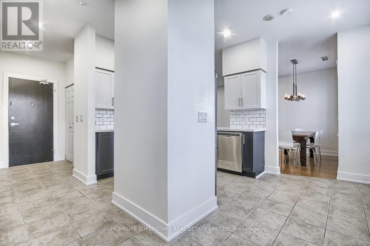 Th 107 - 388 Prince Of Wales Drive, Mississauga, Ontario  L5B 0A1 - Photo 10 - W12562402