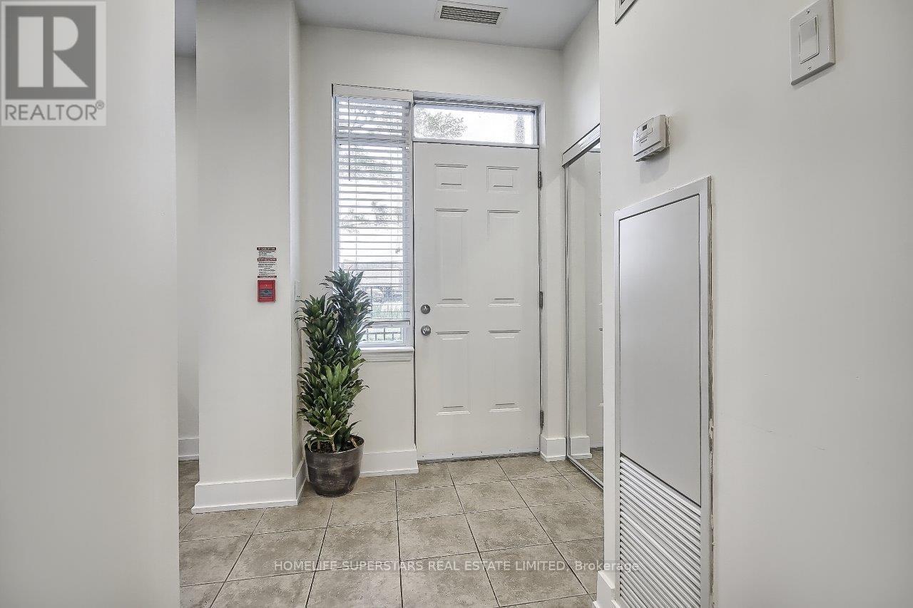 Th 107 - 388 Prince Of Wales Drive, Mississauga, Ontario  L5B 0A1 - Photo 11 - W12562402