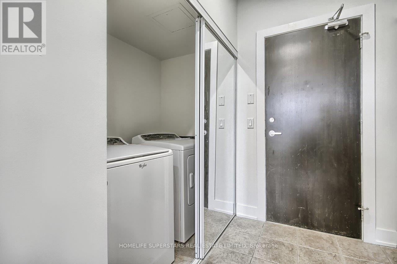 Th 107 - 388 Prince Of Wales Drive, Mississauga, Ontario  L5B 0A1 - Photo 12 - W12562402