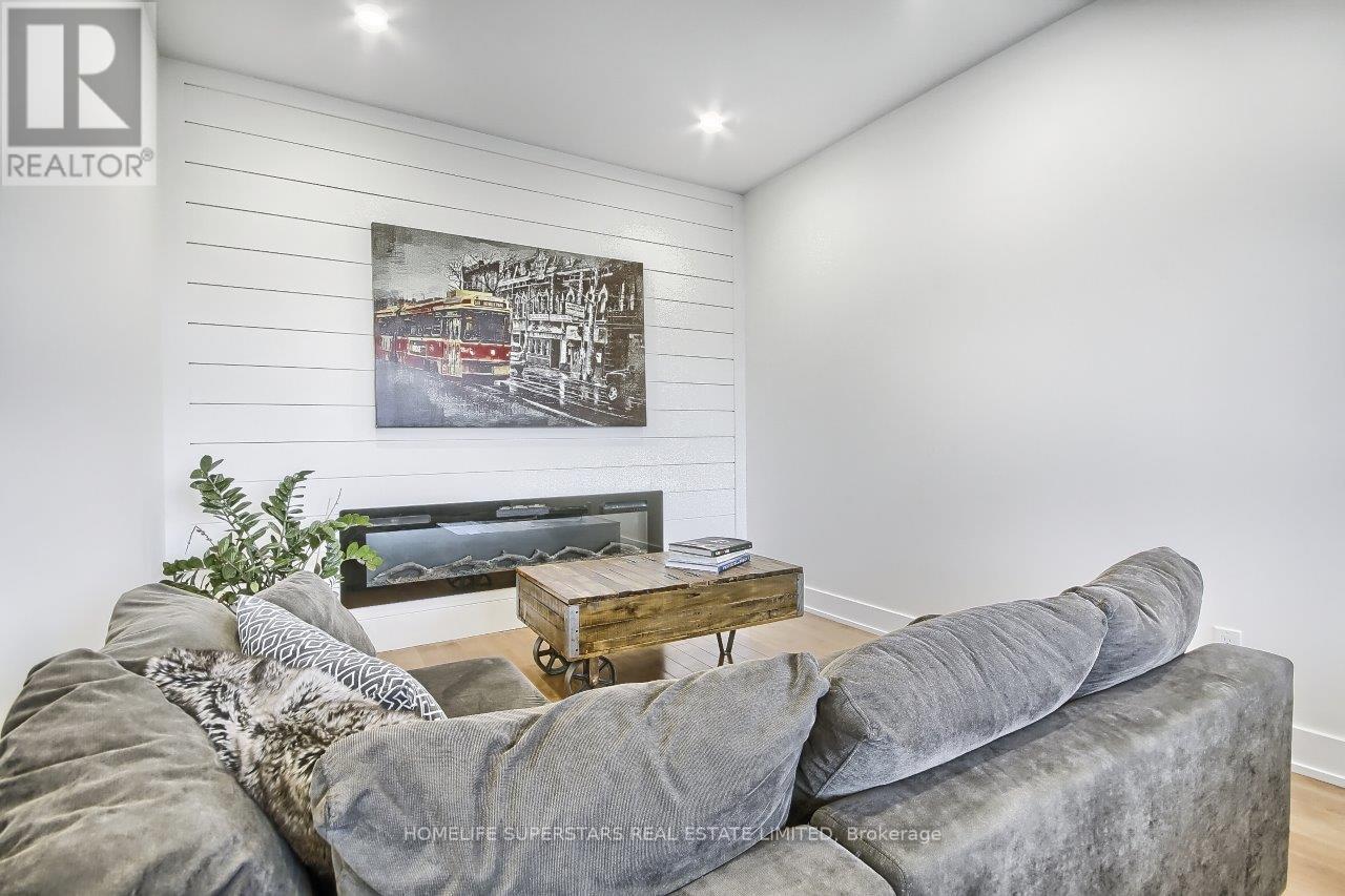 Th 107 - 388 Prince Of Wales Drive, Mississauga, Ontario  L5B 0A1 - Photo 16 - W12562402