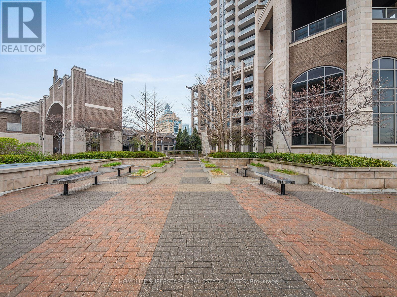 Th 107 - 388 Prince Of Wales Drive, Mississauga, Ontario  L5B 0A1 - Photo 31 - W12562402