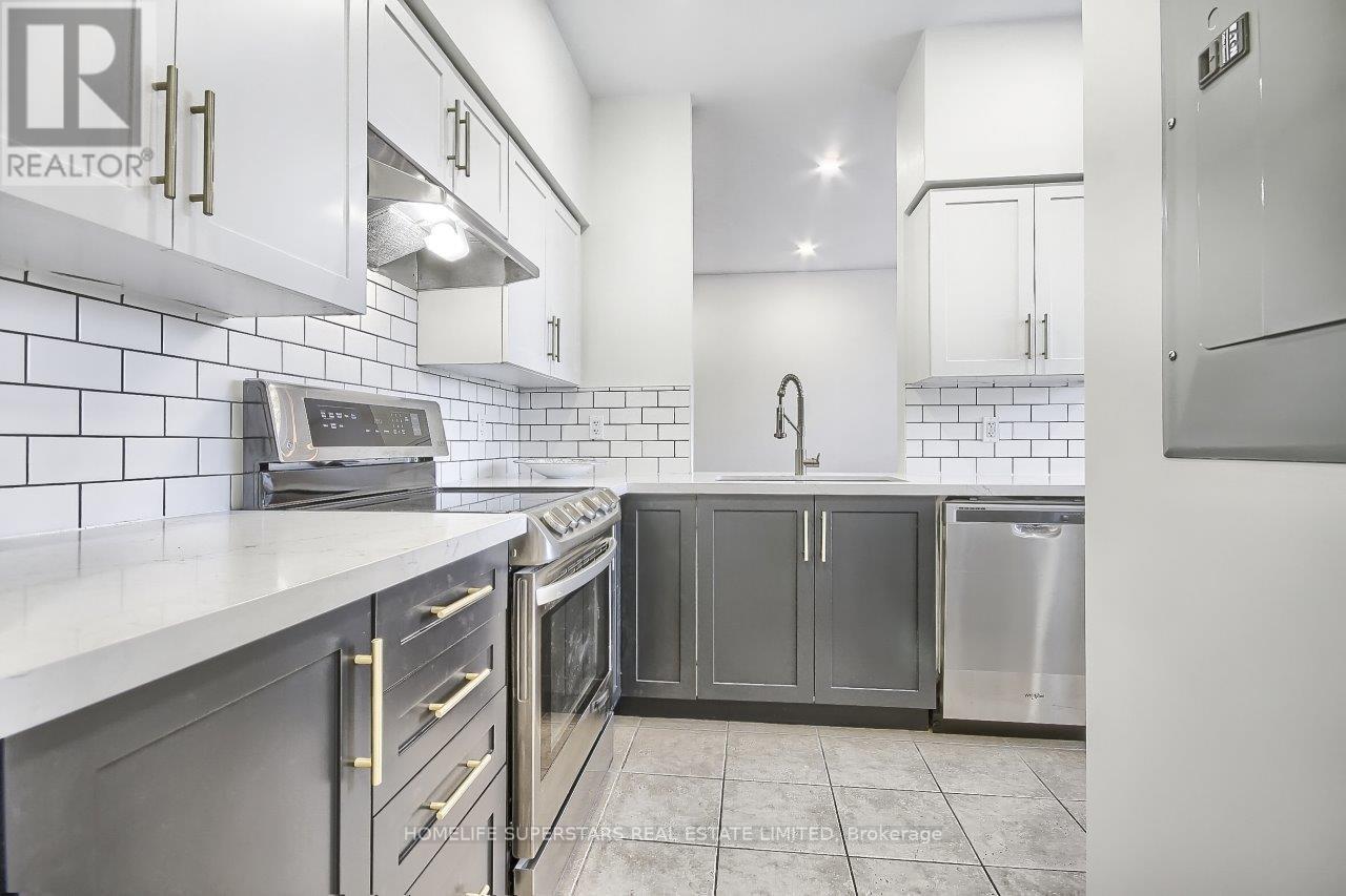 Th 107 - 388 Prince Of Wales Drive, Mississauga, Ontario  L5B 0A1 - Photo 5 - W12562402