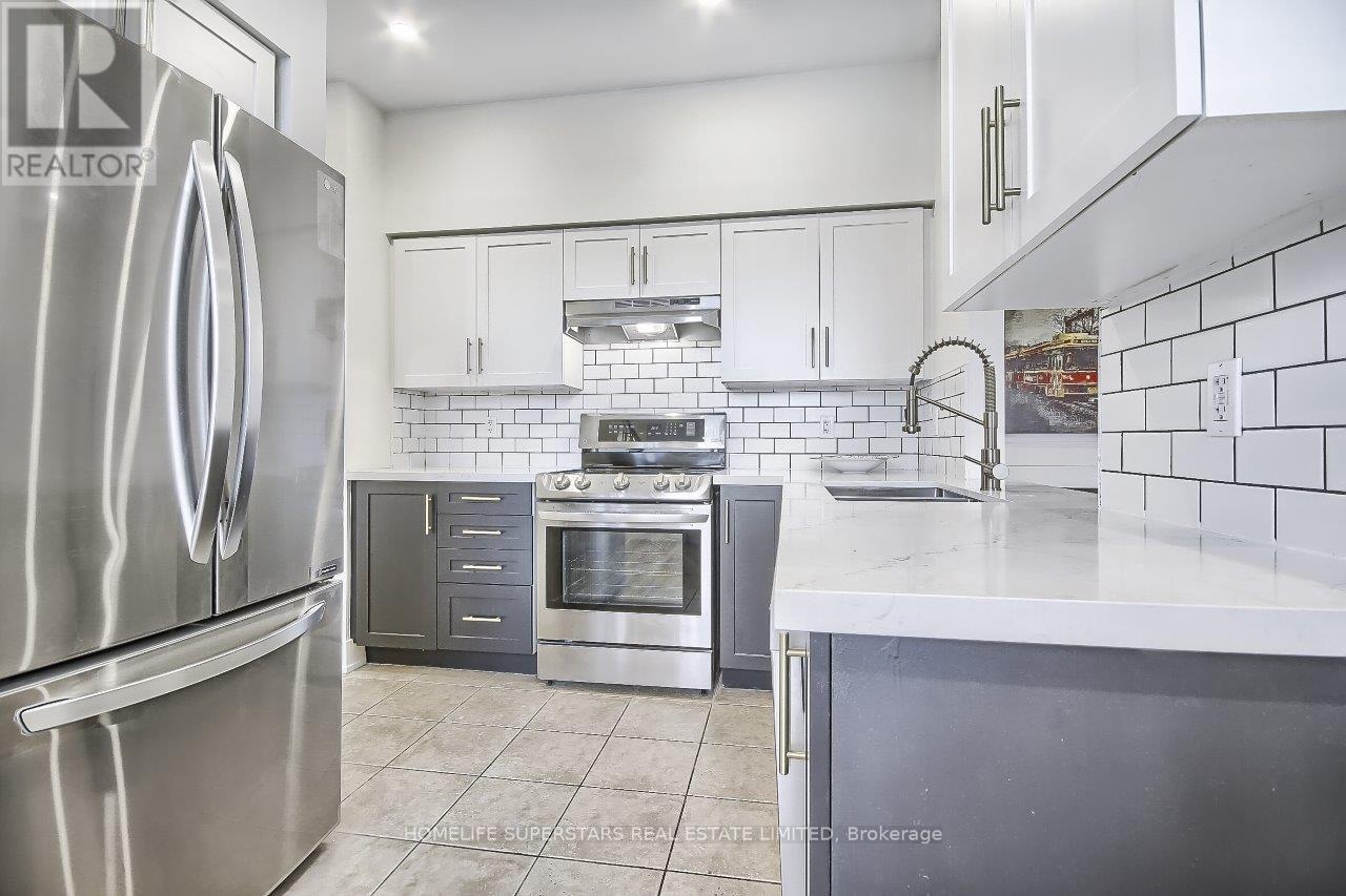 Th 107 - 388 Prince Of Wales Drive, Mississauga, Ontario  L5B 0A1 - Photo 6 - W12562402