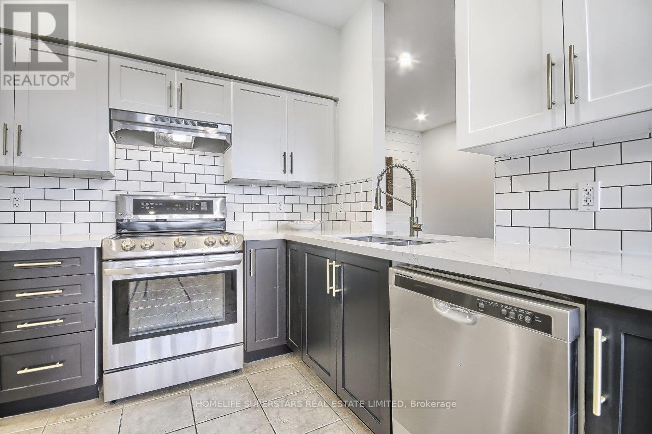 Th 107 - 388 Prince Of Wales Drive, Mississauga, Ontario  L5B 0A1 - Photo 8 - W12562402