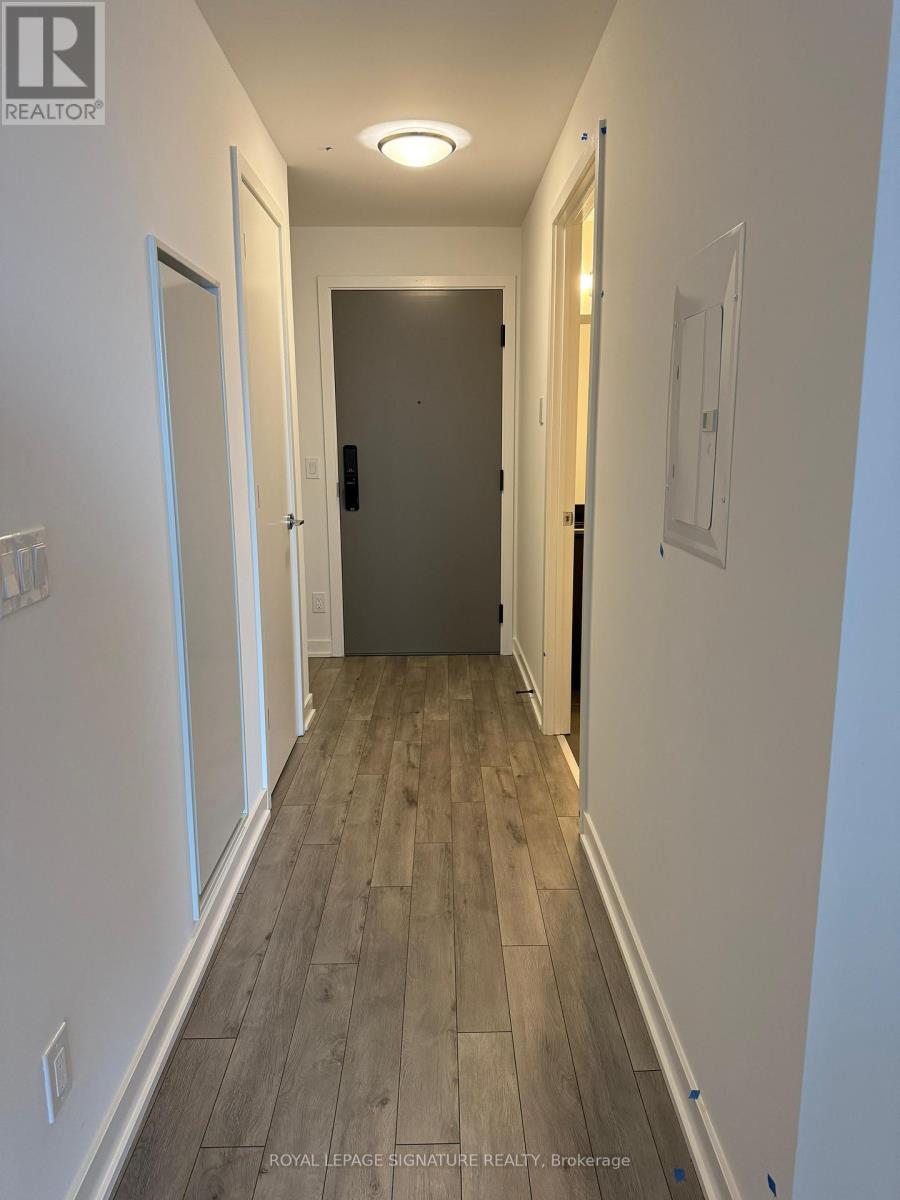 811 - 3071 Trafalgar Road, Oakville, Ontario  L6H 3V6 - Photo 2 - W12562408