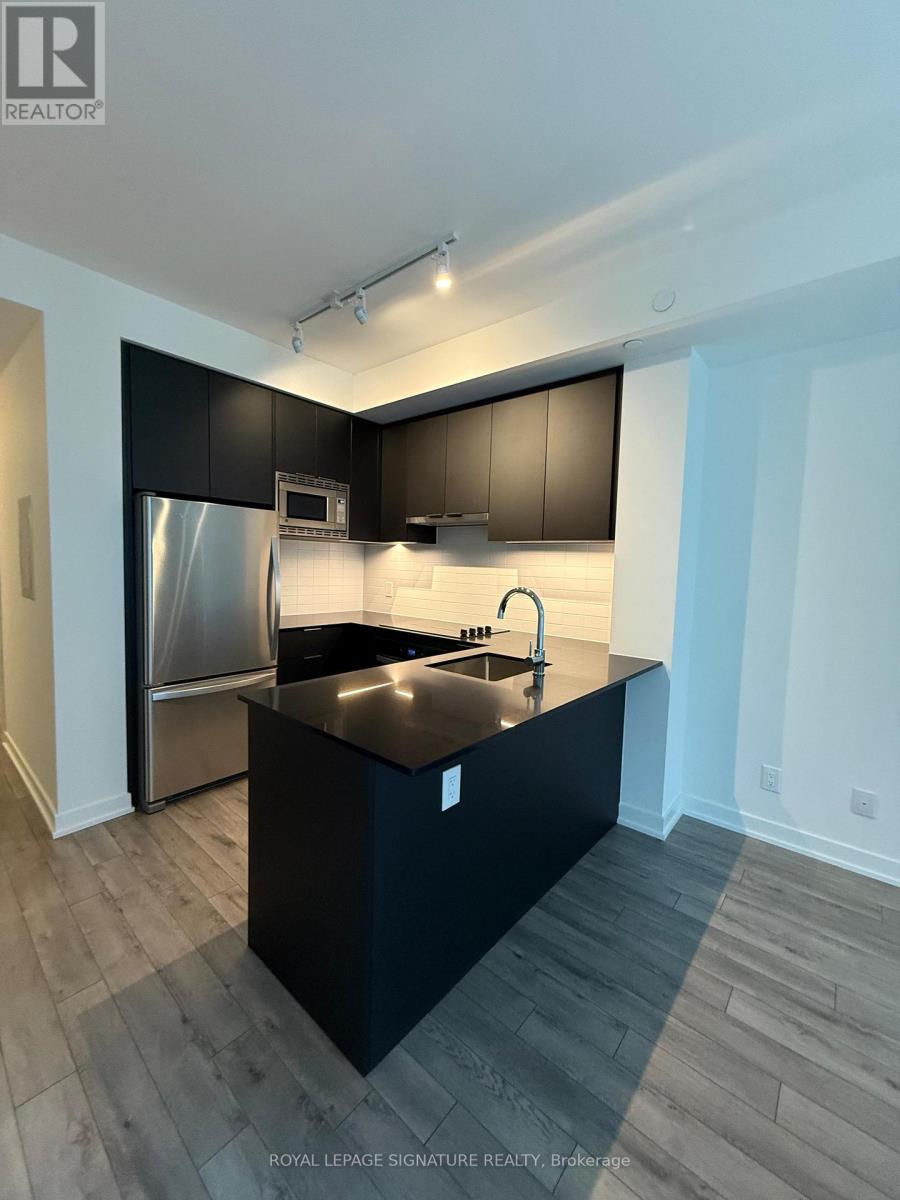 811 - 3071 Trafalgar Road, Oakville, Ontario  L6H 3V6 - Photo 3 - W12562408