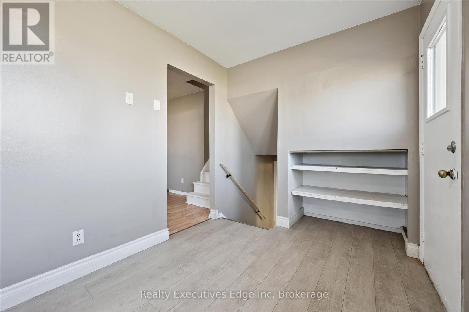 B - 501 Kingscourt Drive, Waterloo, Ontario  N2K 2X9 - Photo 10 - X12562532