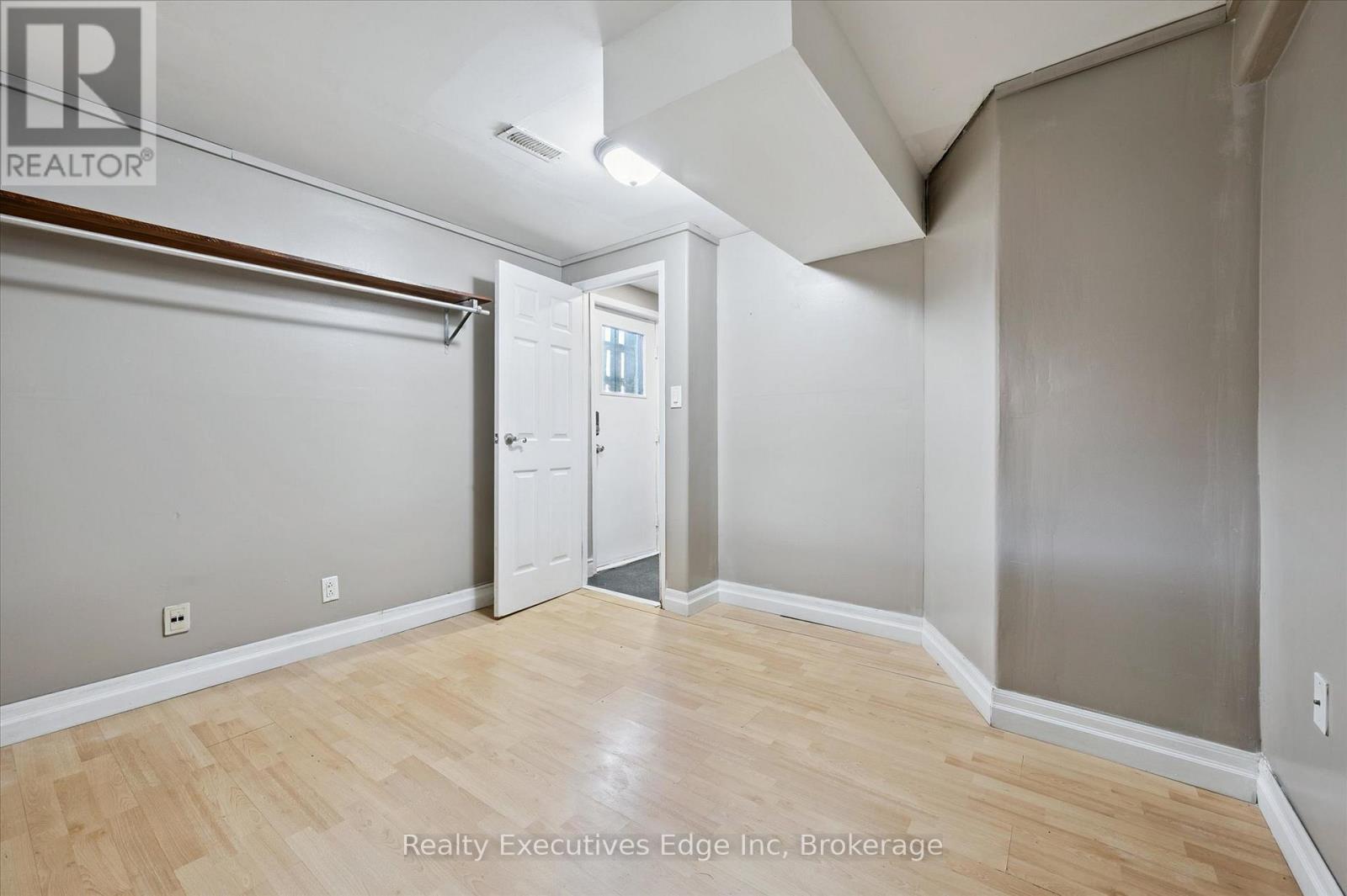 B - 501 Kingscourt Drive, Waterloo, Ontario  N2K 2X9 - Photo 23 - X12562532