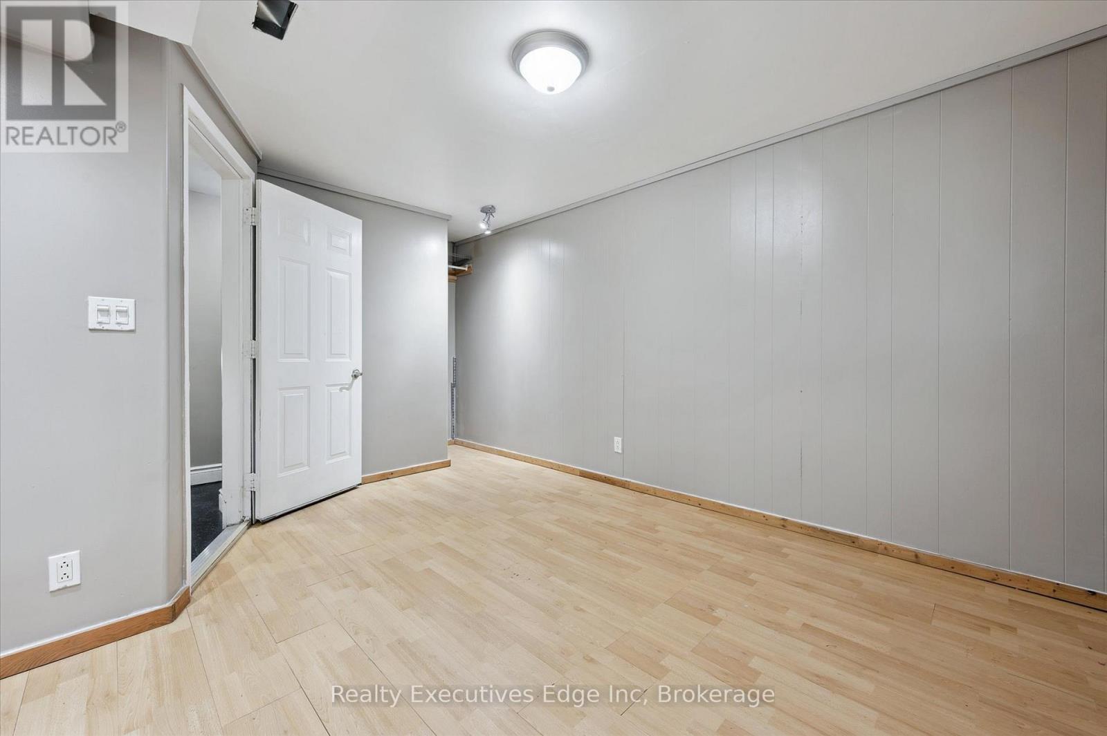 B - 501 Kingscourt Drive, Waterloo, Ontario  N2K 2X9 - Photo 25 - X12562532