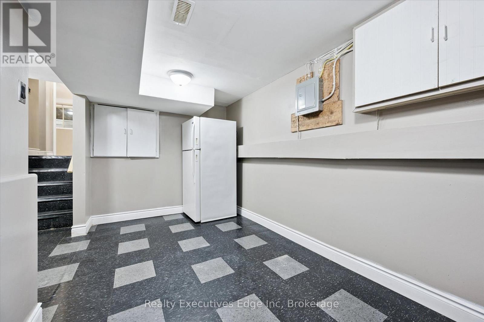 B - 501 Kingscourt Drive, Waterloo, Ontario  N2K 2X9 - Photo 31 - X12562532