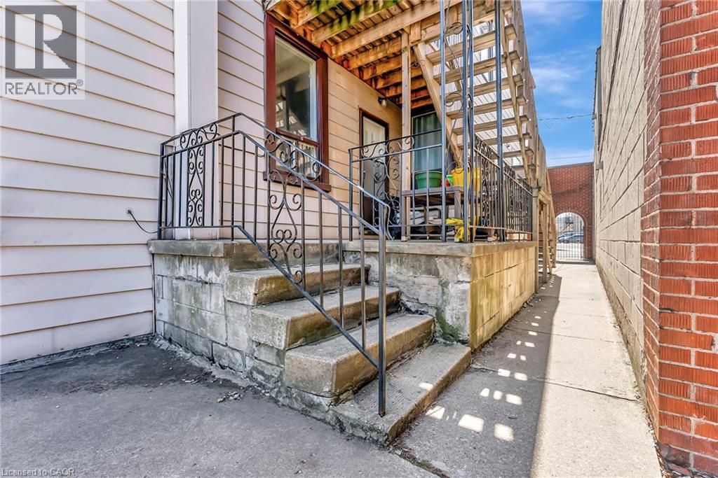 893 Barton Street E, Hamilton, Ontario L8L 3B8 - Photo 22 - 40713673