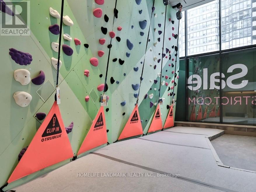 709 - 395 Square One Drive, Mississauga, Ontario  L5B 0P6 - Photo 32 - W12560776