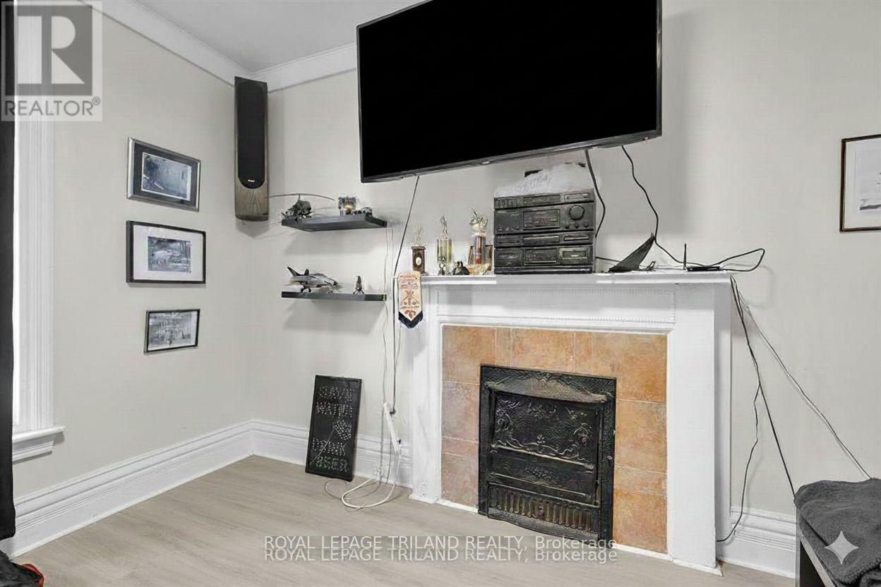 Main Floor - 94 Stanley Street, London South, Ontario  N6C 1B1 - Photo 9 - X12562456