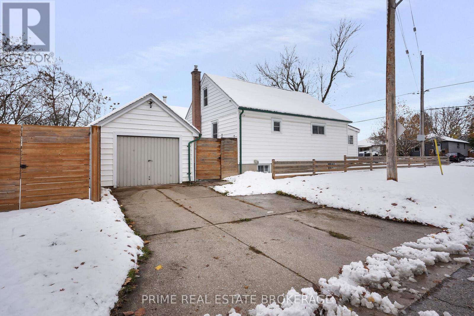 361 Spruce Street, London East, Ontario  N5W 4N9 - Photo 5 - X12562474
