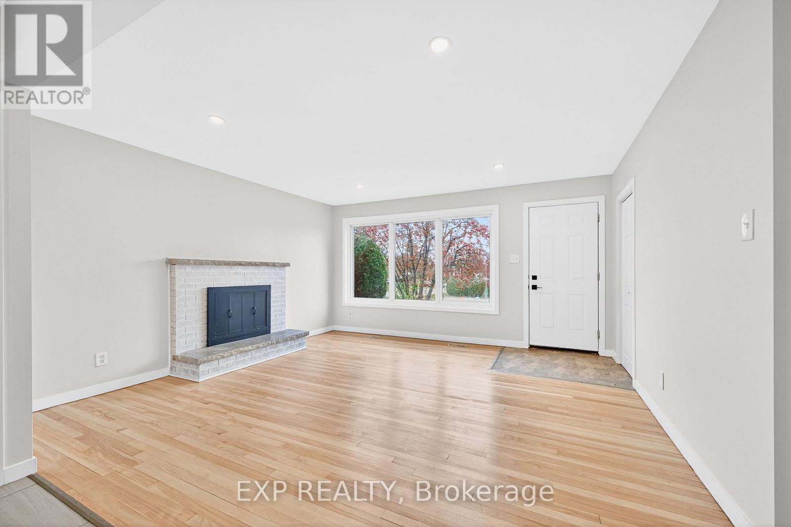 1103 Frances Street, Ottawa, Ontario  K1K 3L6 - Photo 4 - X12562494