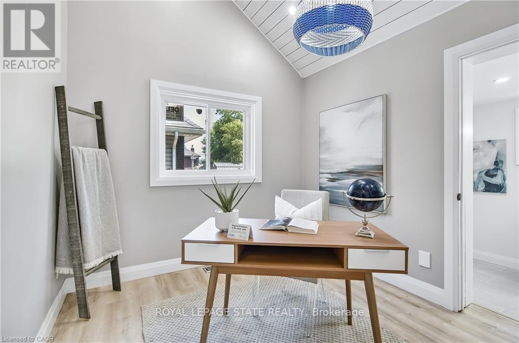 1 - 10 Comet Avenue, Hamilton, Ontario  L8H 7E5 - Photo 10 - X12562242