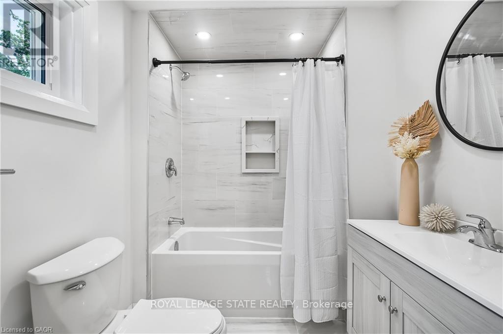 1 - 10 Comet Avenue, Hamilton, Ontario  L8H 7E5 - Photo 15 - X12562242