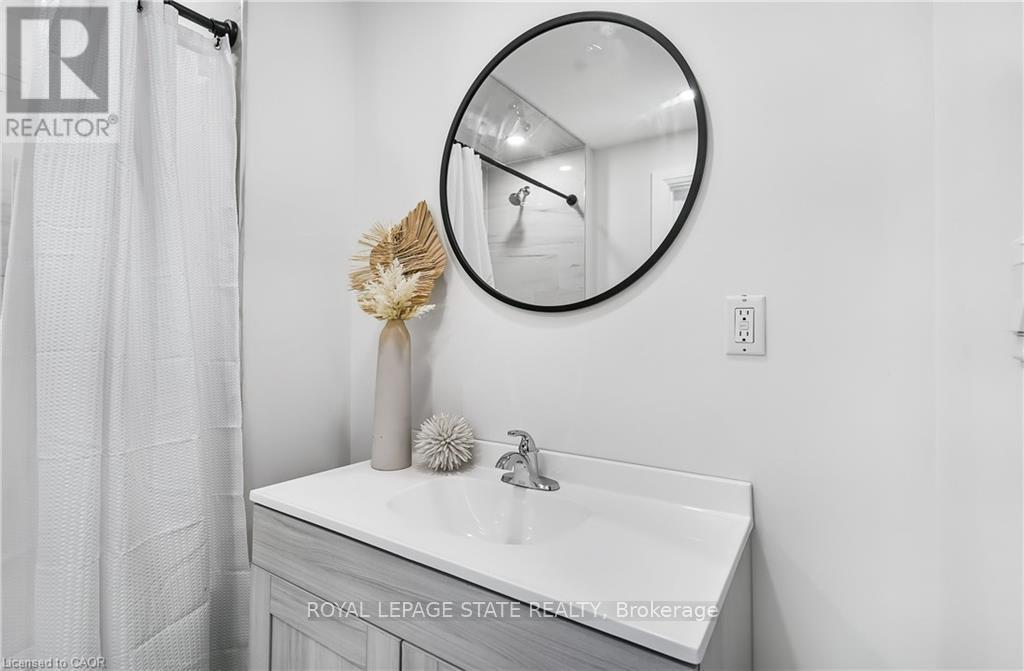 1 - 10 Comet Avenue, Hamilton, Ontario  L8H 7E5 - Photo 16 - X12562242