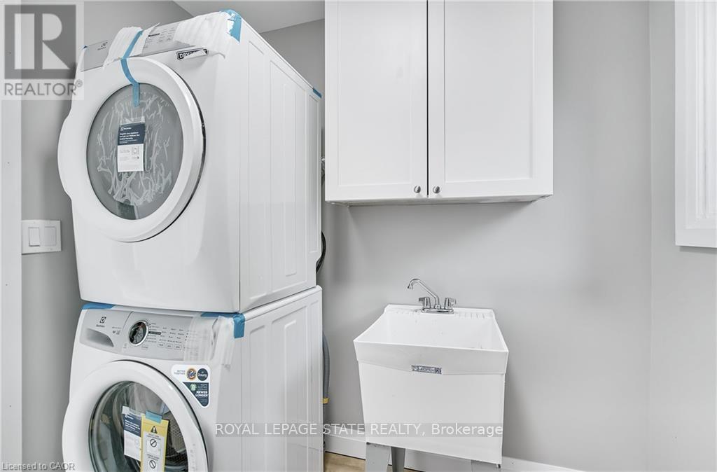 1 - 10 Comet Avenue, Hamilton, Ontario  L8H 7E5 - Photo 17 - X12562242