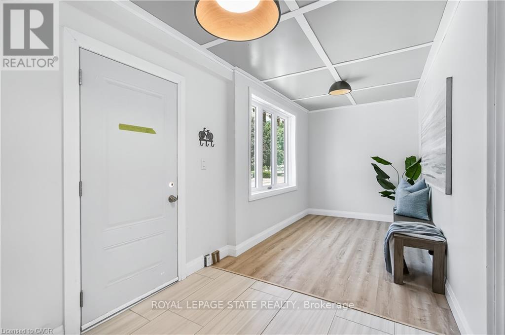 1 - 10 Comet Avenue, Hamilton, Ontario  L8H 7E5 - Photo 2 - X12562242