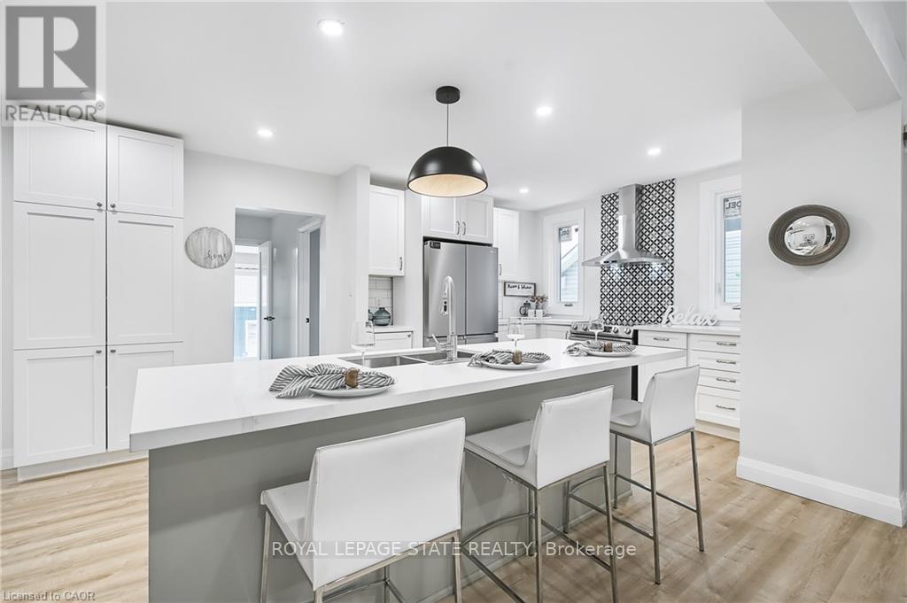 1 - 10 Comet Avenue, Hamilton, Ontario  L8H 7E5 - Photo 7 - X12562242