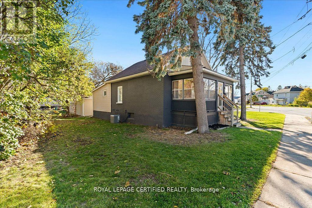 201 Station Street, Belleville, Ontario K8N 2T5 - Photo 2 - X12562370