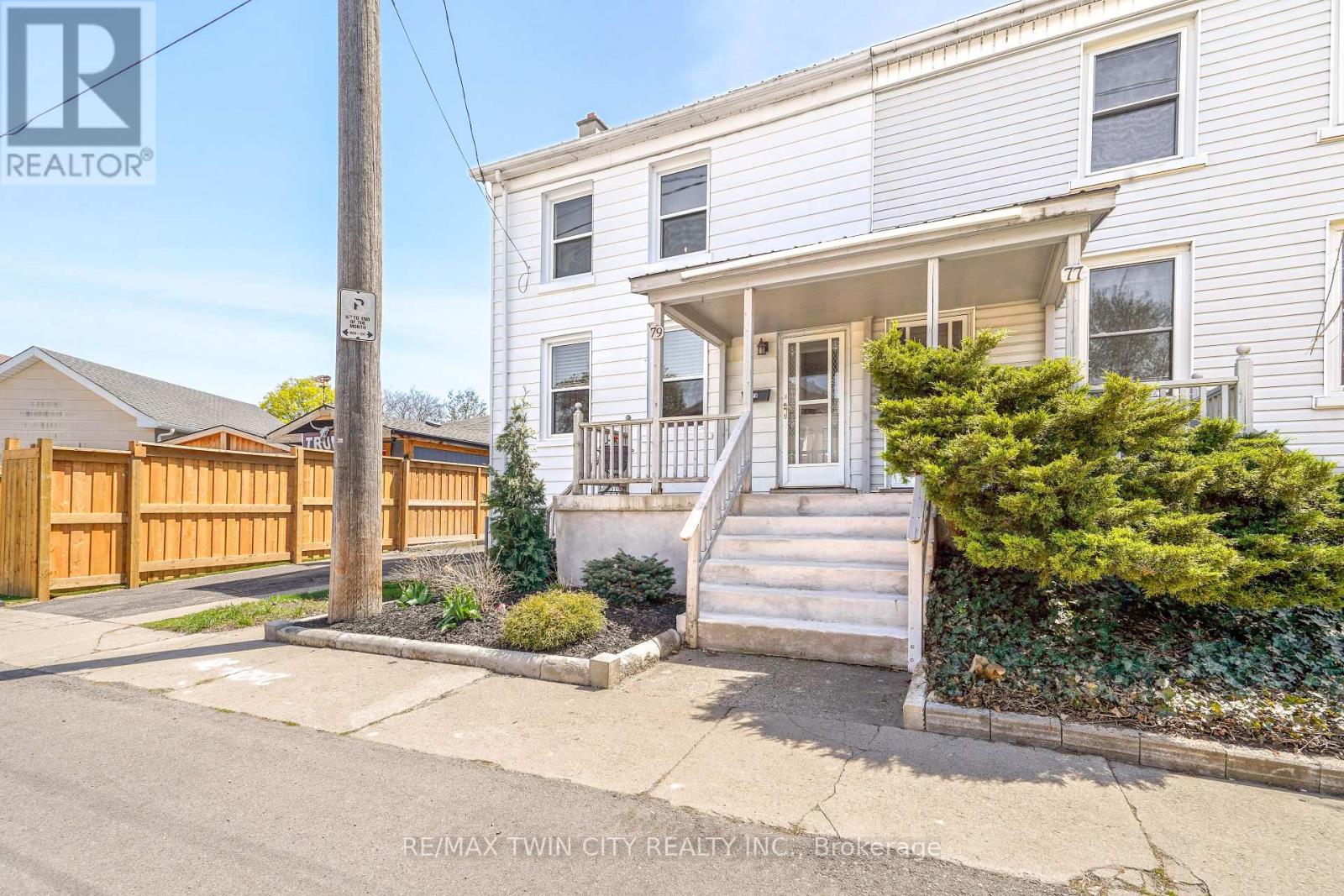 79 Palace Street, Brantford, Ontario  N3T 3W8 - Photo 3 - X12562420