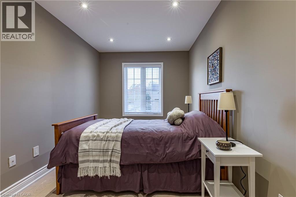 1866 Creek Way, Burlington, Ontario L7L 6P9 - Photo 29 - 40789283