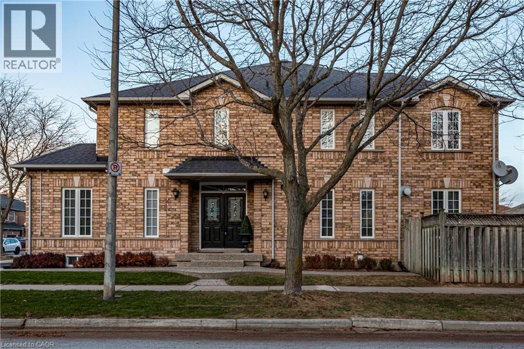 1866 Creek Way, Burlington, Ontario L7L 6P9 - Photo 3 - 40789283