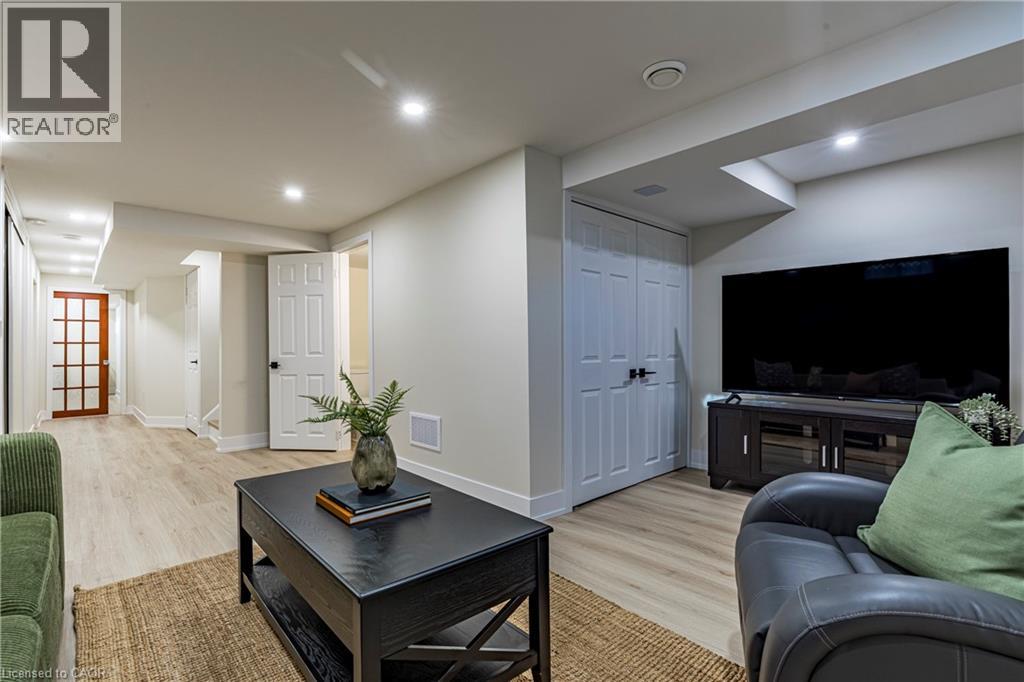 1866 Creek Way, Burlington, Ontario L7L 6P9 - Photo 41 - 40789283