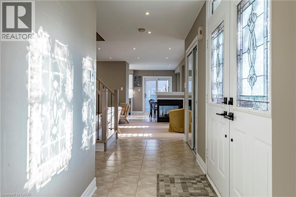 1866 Creek Way, Burlington, Ontario L7L 6P9 - Photo 5 - 40789283