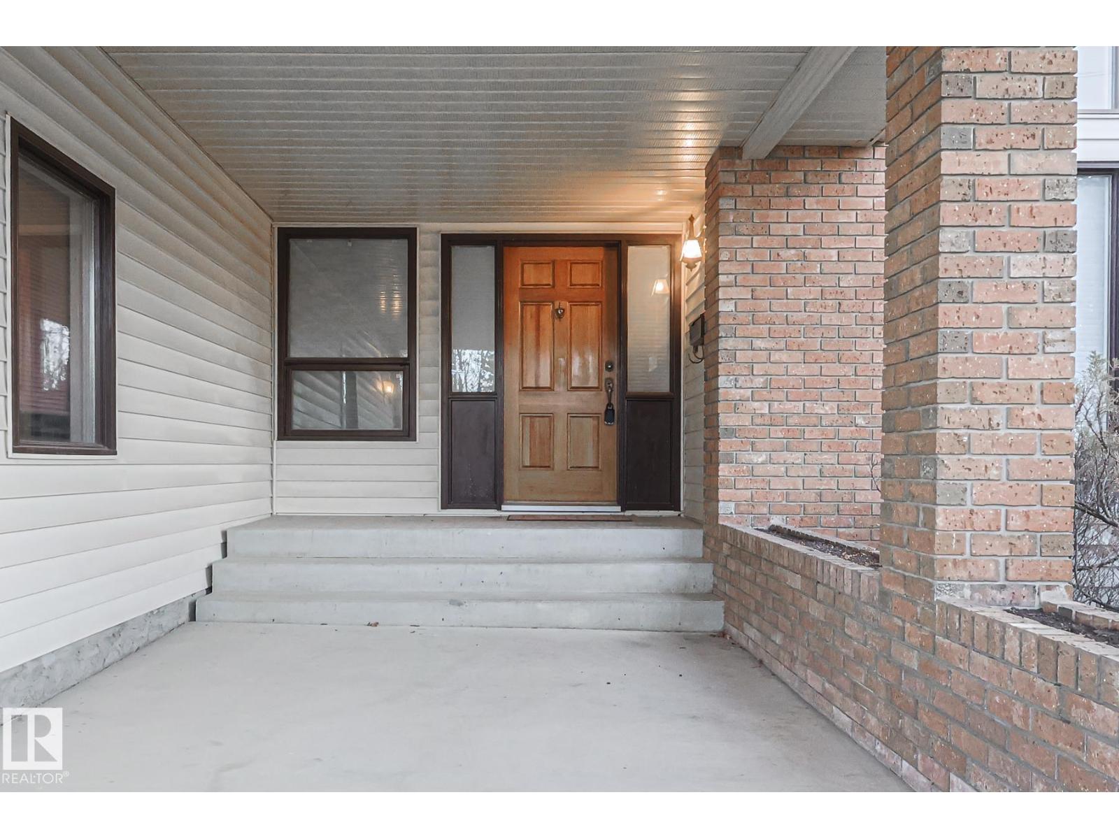 52 Blue Quill Cr Nw Nw, Edmonton, Alberta  T6J 6C4 - Photo 2 - E4466157