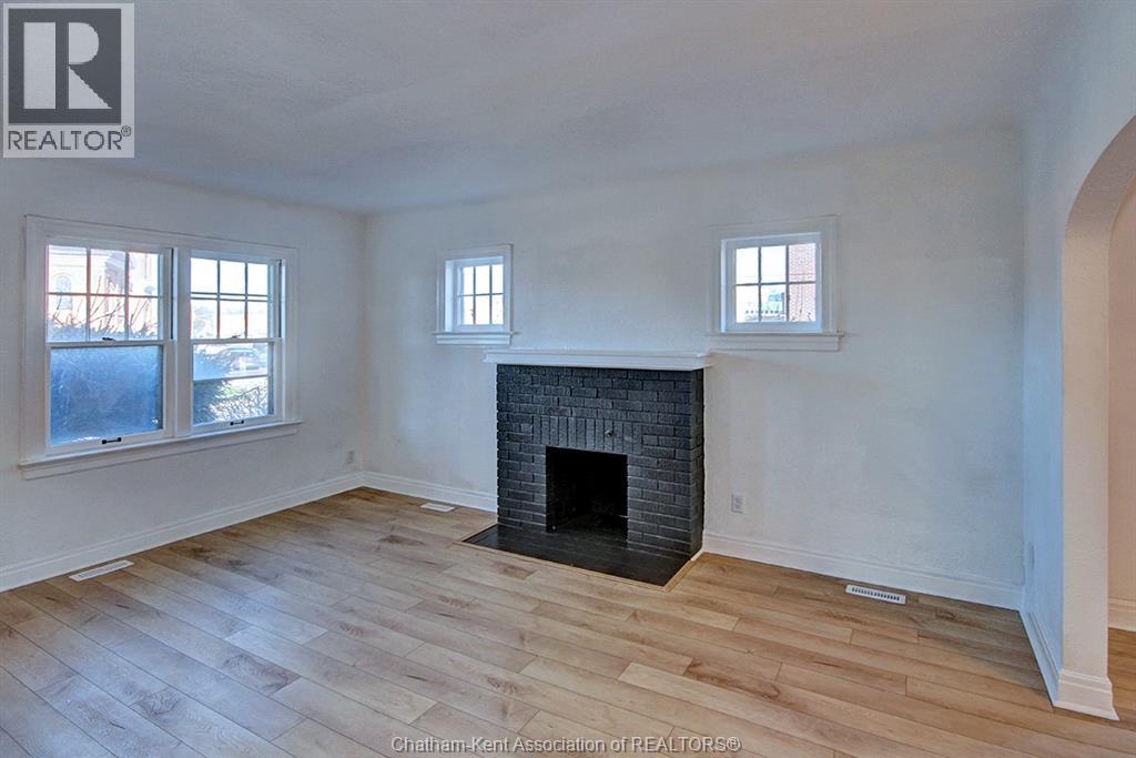 16 Cross Street, Chatham, Ontario  N7M 1K5 - Photo 7 - 25028949