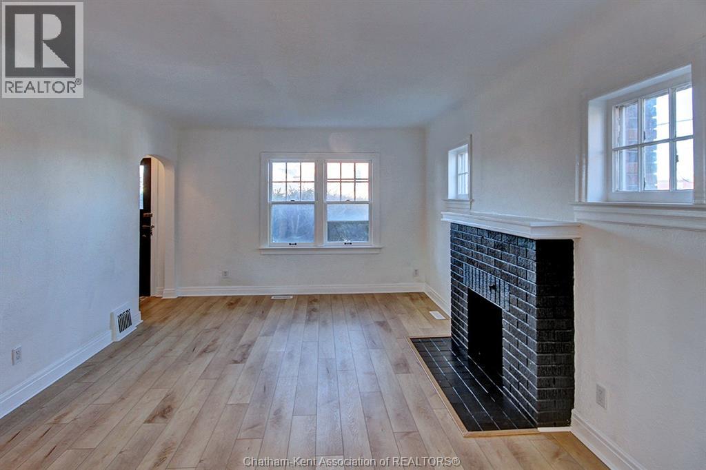 16 Cross Street, Chatham, Ontario  N7M 1K5 - Photo 8 - 25028949