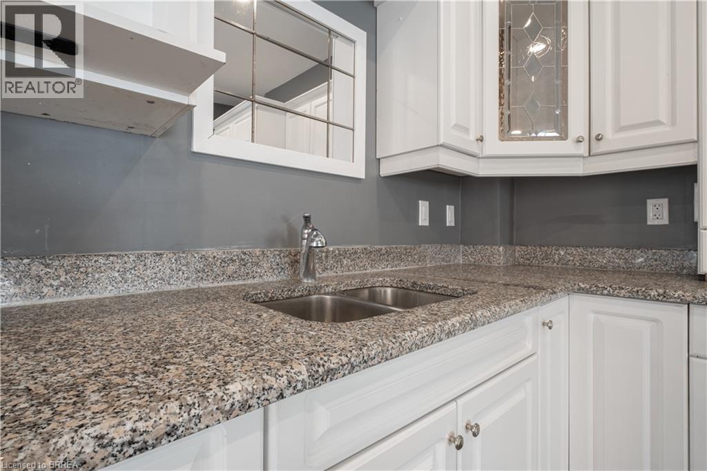 24 Campbell Street, Brantford, Ontario  N3R 1X8 - Photo 13 - 40789083