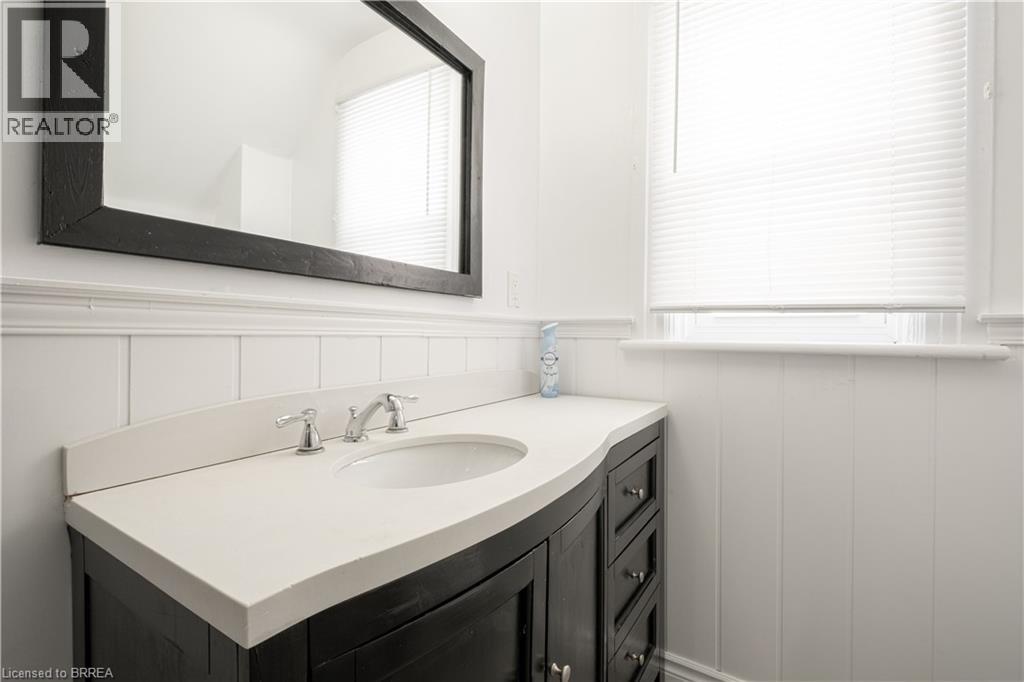 24 Campbell Street, Brantford, Ontario  N3R 1X8 - Photo 23 - 40789083