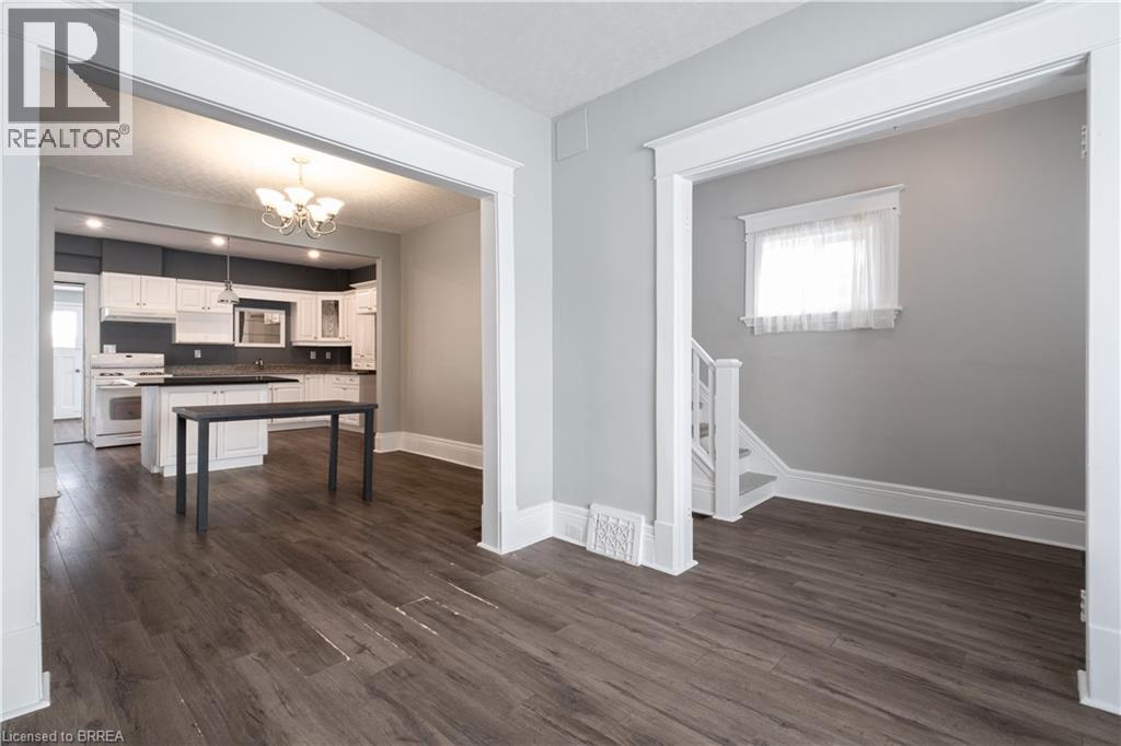 24 Campbell Street, Brantford, Ontario  N3R 1X8 - Photo 5 - 40789083