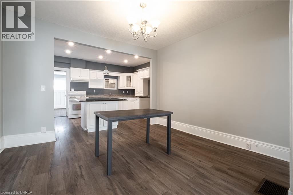 24 Campbell Street, Brantford, Ontario  N3R 1X8 - Photo 6 - 40789083