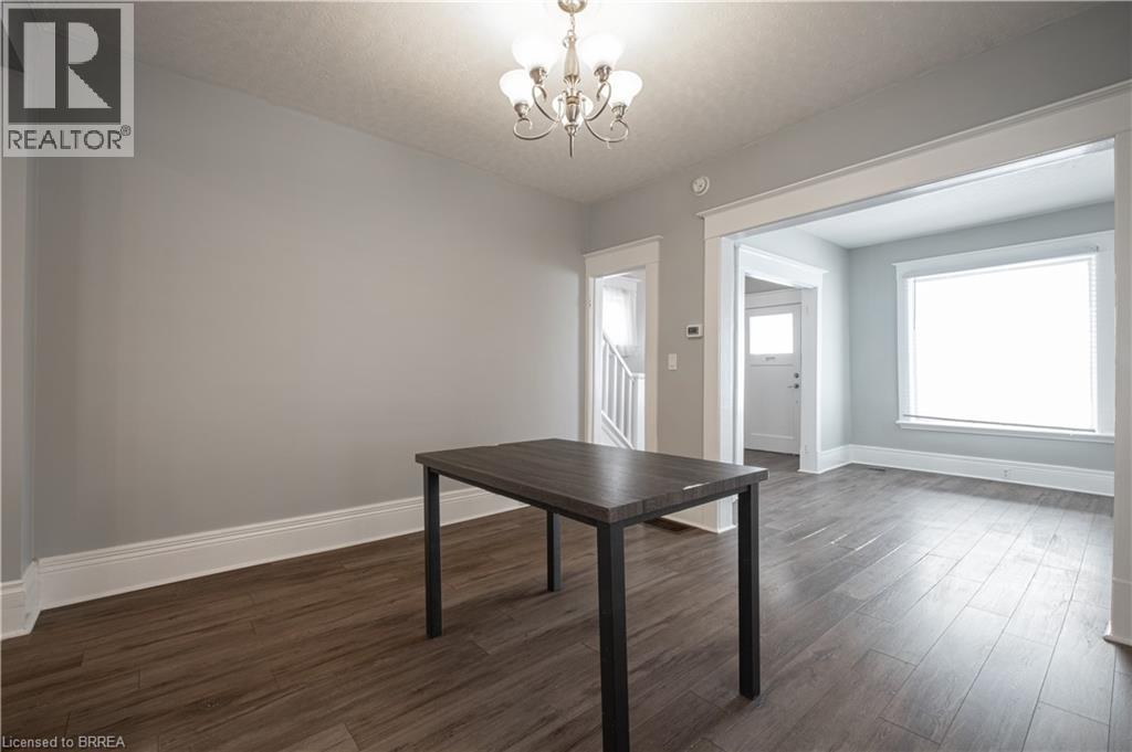 24 Campbell Street, Brantford, Ontario  N3R 1X8 - Photo 8 - 40789083