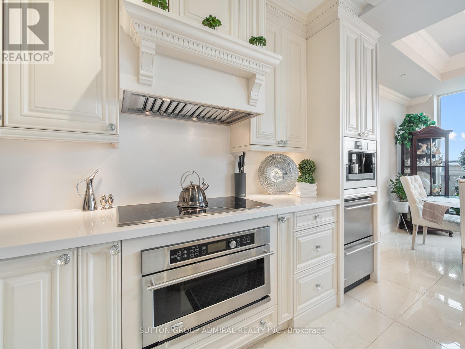 705 - 4700 Highway 7 Road, Vaughan, Ontario  L4L 0B4 - Photo 8 - N12562238